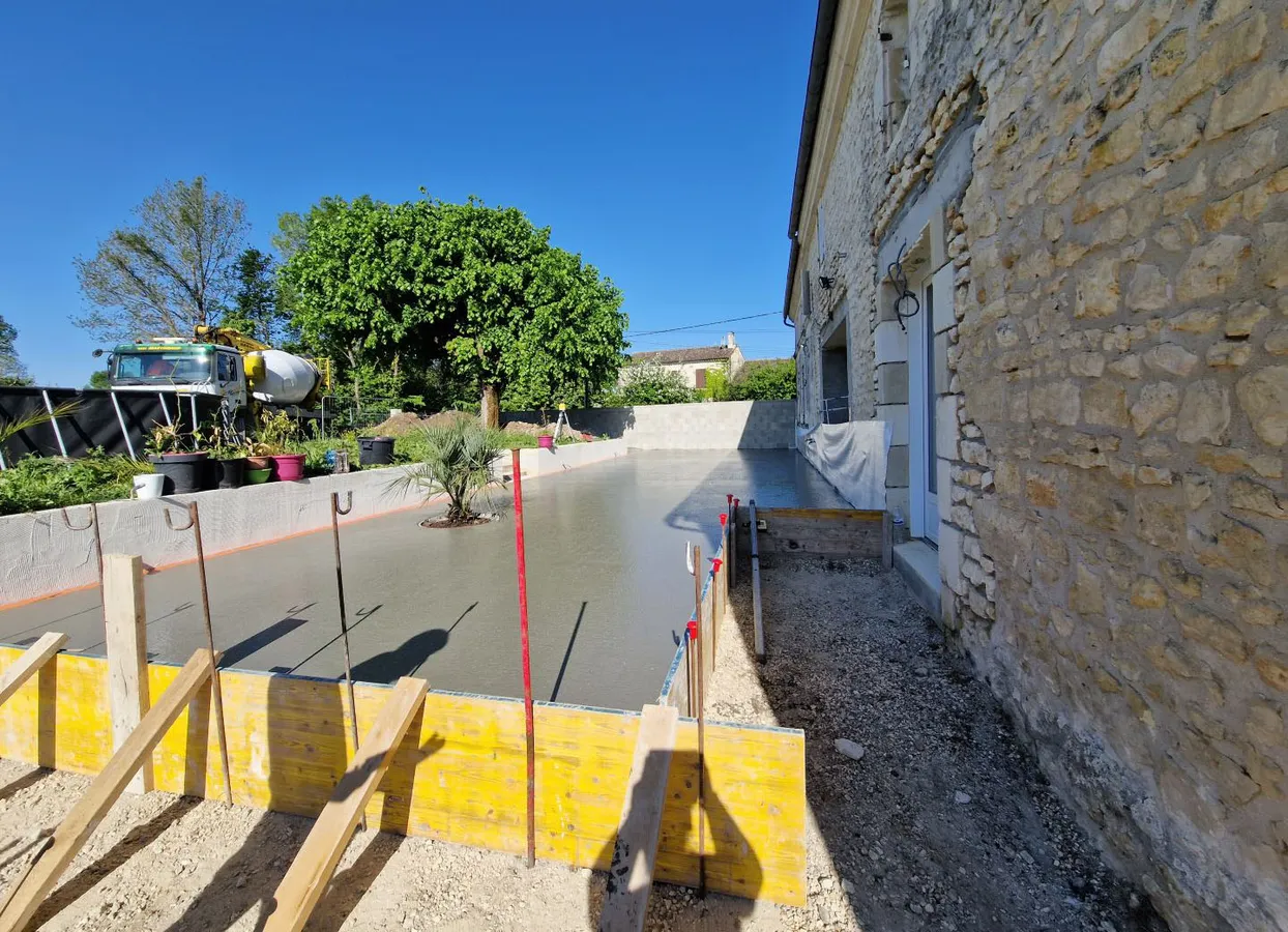 Réalisation de construction de maison par CGB Batiment 17, maçon à Rétaud