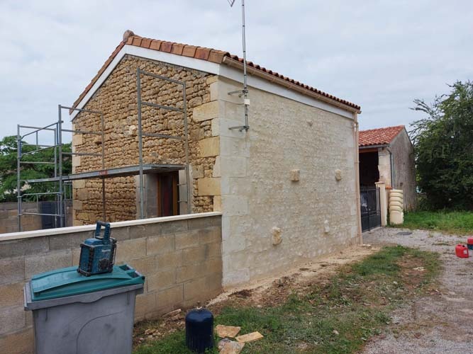 Réalisation de rénovation par CGB Batiment 17, maçon à Rétaud